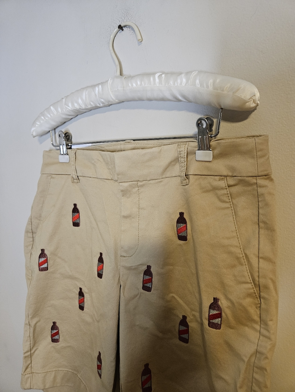J.Crew Factory 9" Frankie Bermuda Chino Shorts Red Stripe Beer Bottle Critter - Picture 3 of 10